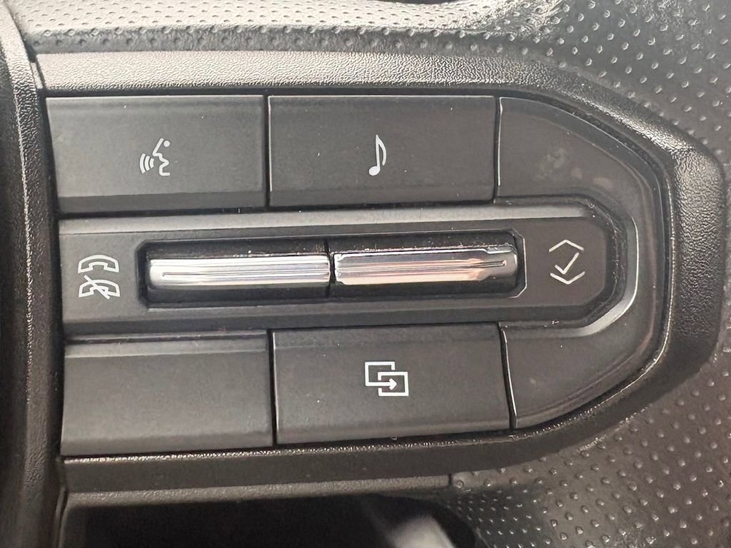 Used 2023 Chevrolet Colorado W/T image 8