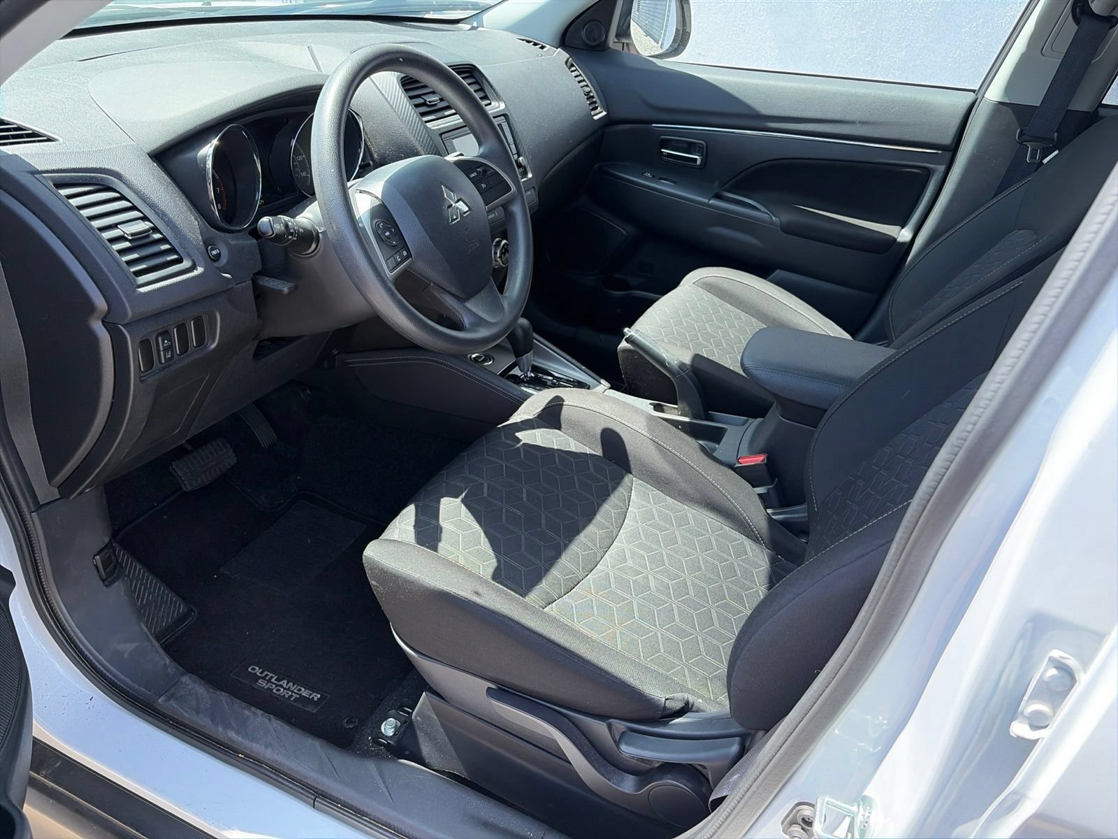 Used 2025 Mitsubishi Outlander Sport AWD image 5