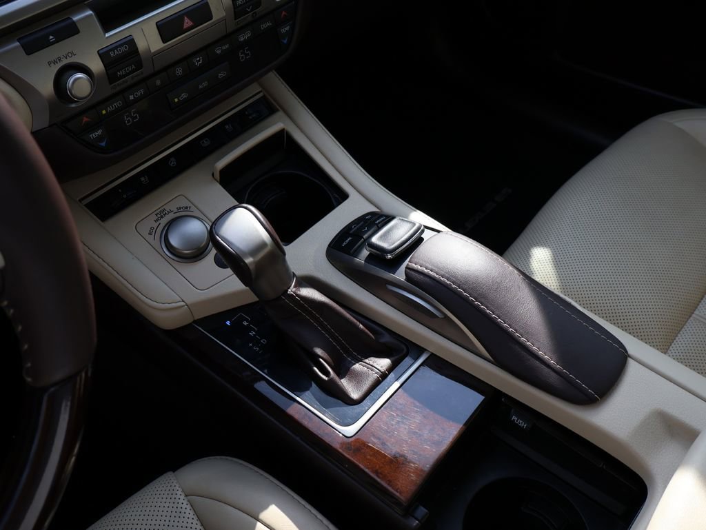Used 2018 Lexus ES 350 w/ Luxury Package w/Wood Trim FWD image 26