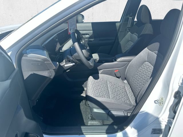 New 2026 Nissan Kicks SV w/ SV Premium Package AWD/4WD image 12