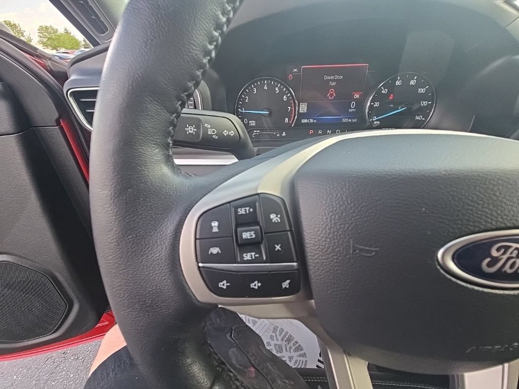 Used 2022 Ford Explorer XLT w/ Equipment Group 202A AWD/4WD image 18