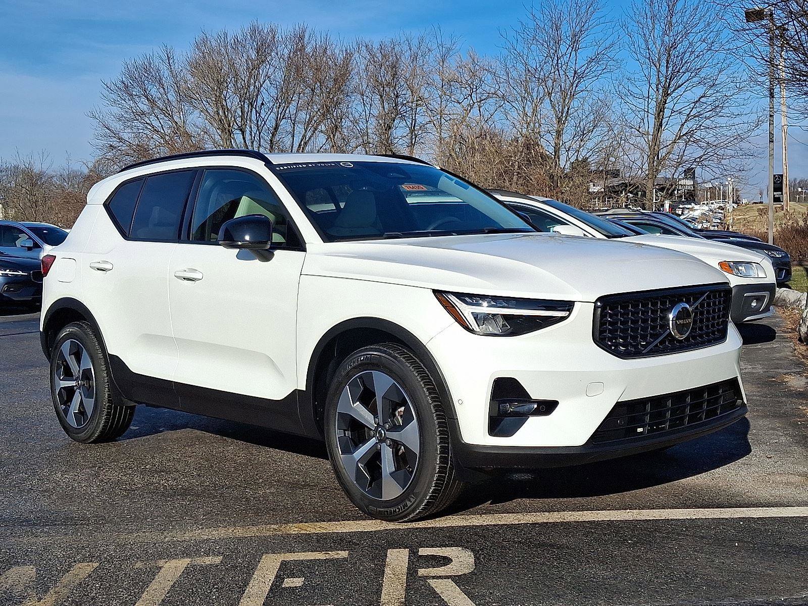 Certified 2023 Volvo XC40 B4 Plus w/ Climate Package image 1