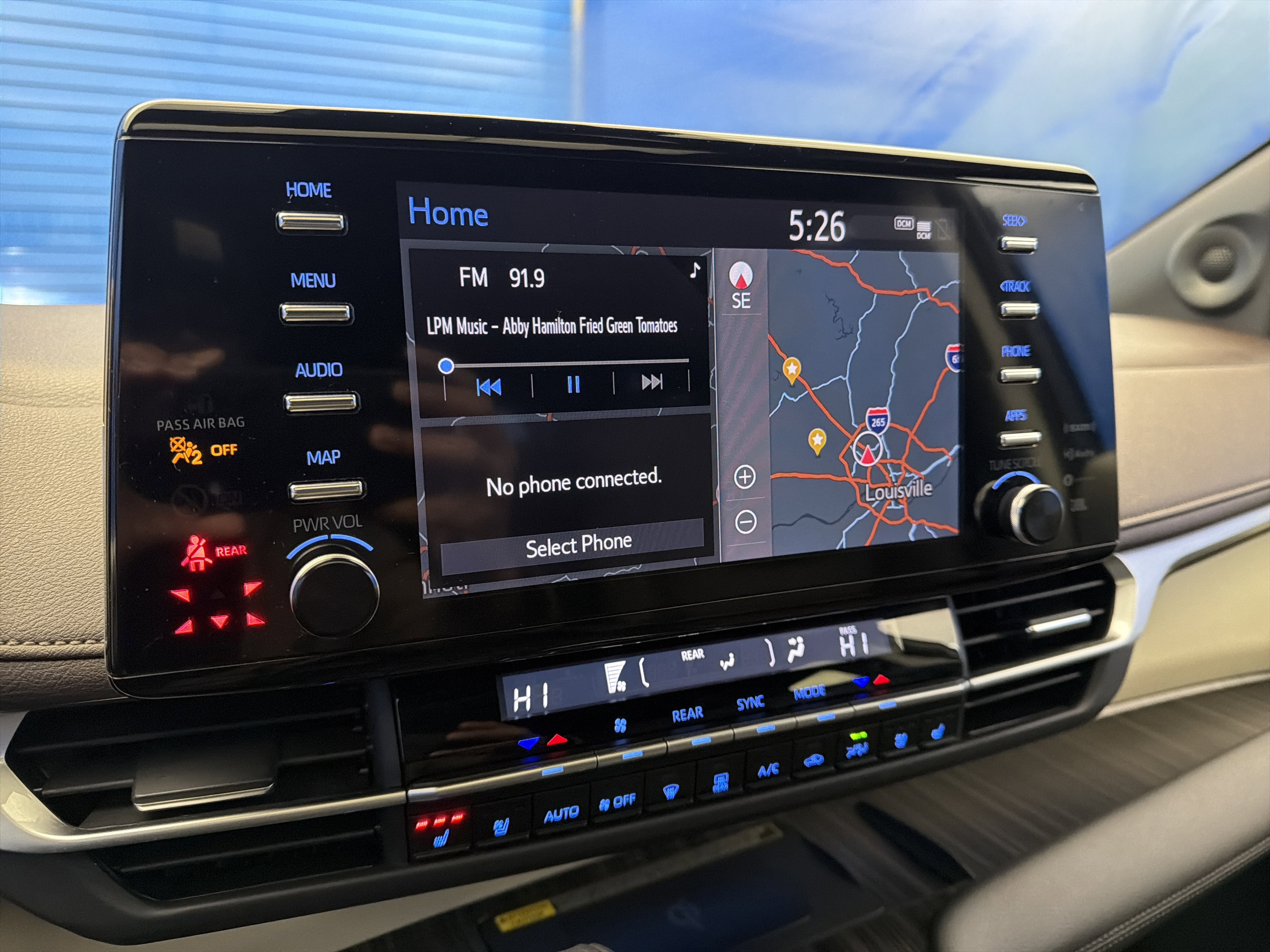 Used 2023 Toyota Sienna Platinum image 19