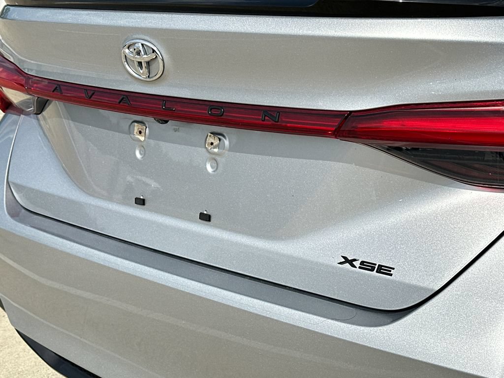 Used 2019 Toyota Avalon XSE w/ Carpet Mat Package FWD image 5