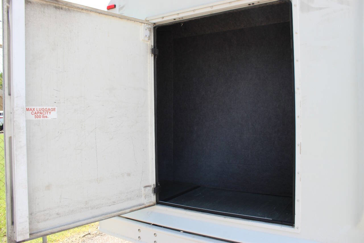 Used 2013 Ford E-450 and Econoline 450 Super Duty w/ Shuttle Bus Prep Pkg RWD image 31