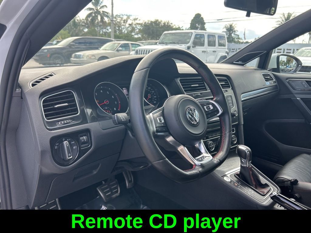 Used 2015 Volkswagen Golf 4-Door image 11