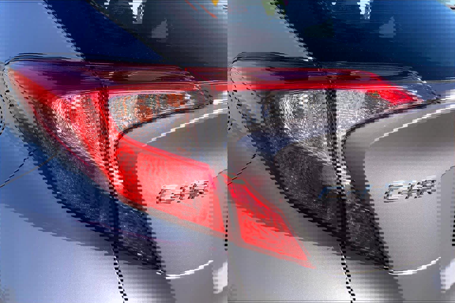 Used 2019 Toyota C-HR LE image 27