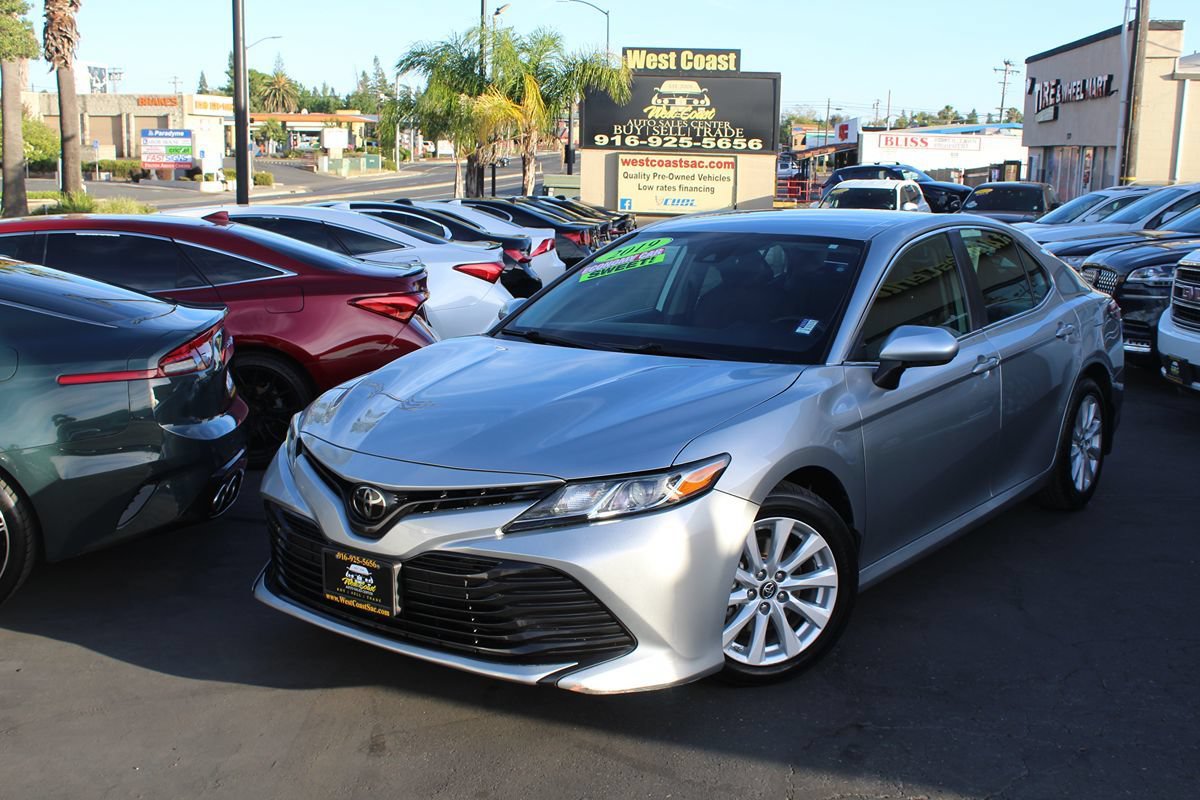 Used 2019 Toyota Camry LE w/ Carpet Mat Package FWD image 35