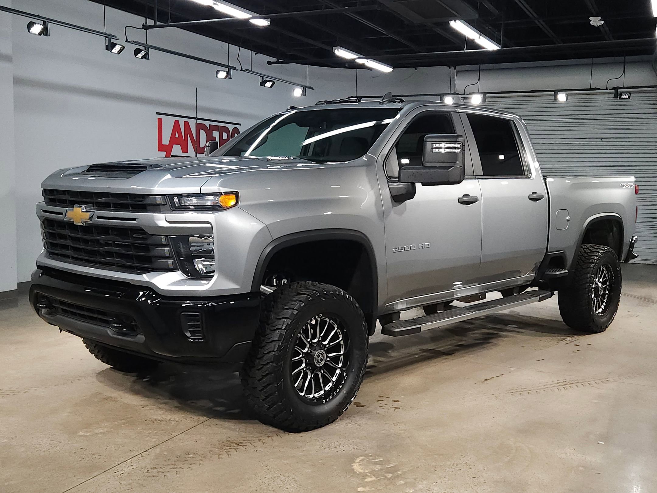 Used 2024 Chevrolet Silverado 2500 Custom w/ Custom Value Package image 3
