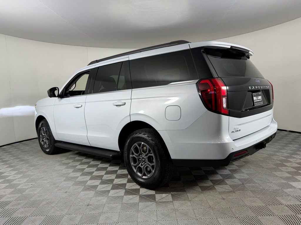 Used 2025 Ford Expedition Active image 8