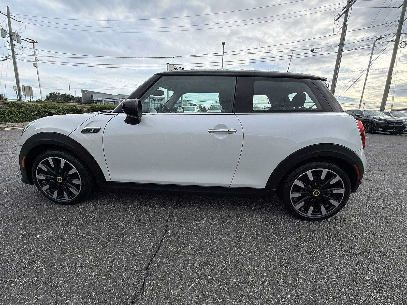 Used 2024 MINI Cooper SE FWD image 11