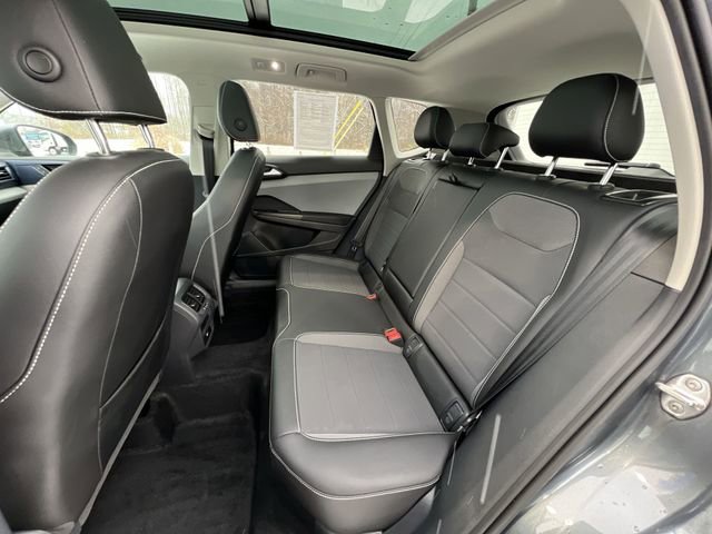 Used 2022 Volkswagen Taos SE image 27