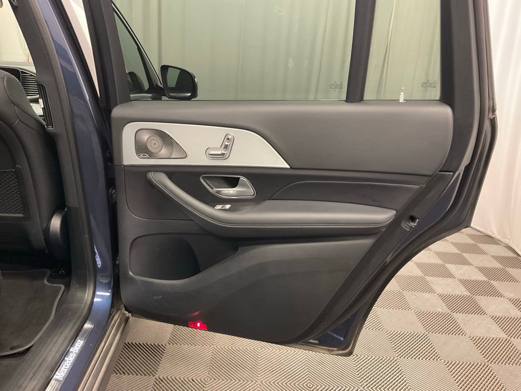 Used 2025 Mercedes-Benz GLS 450 4MATIC image 31