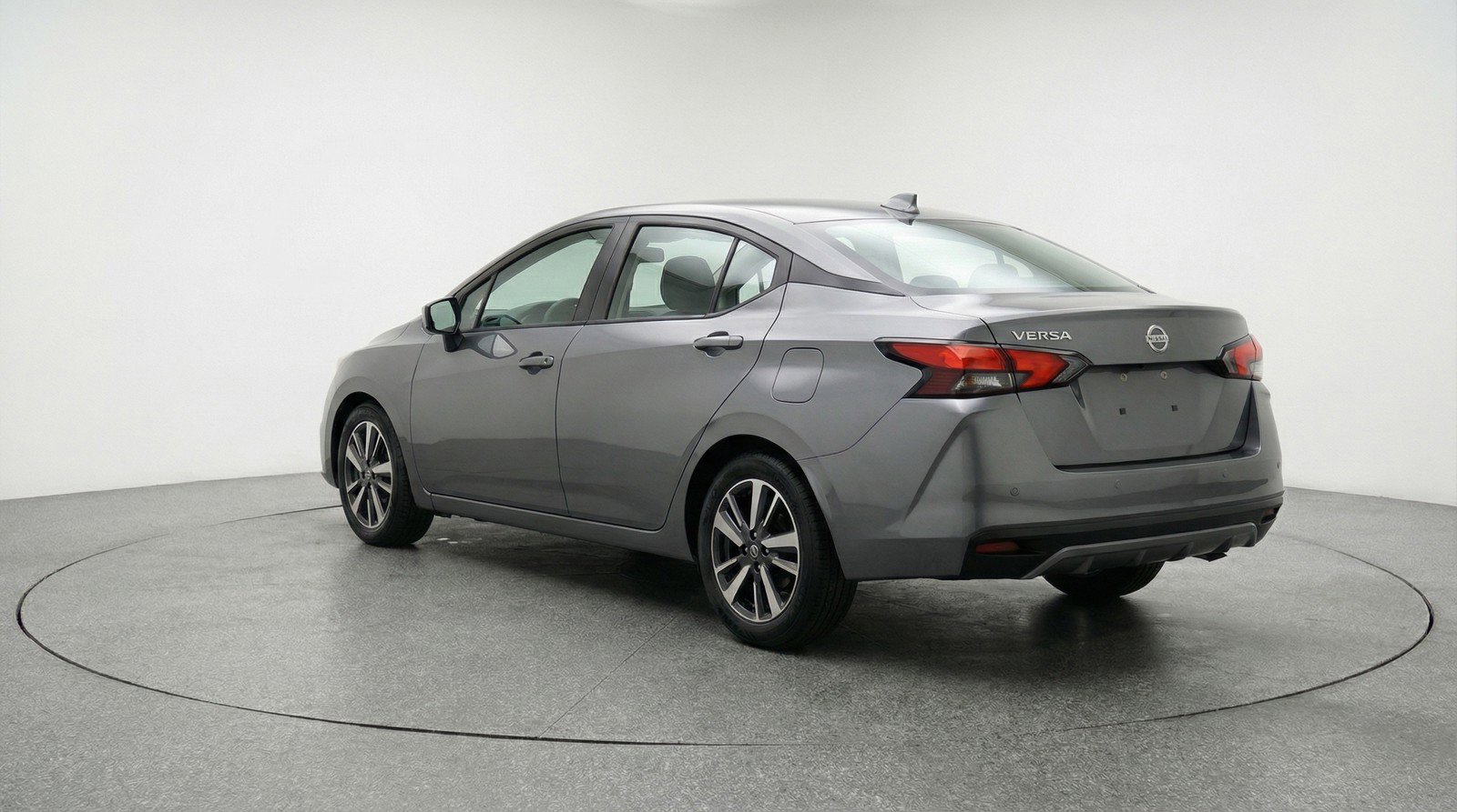 Used 2025 Nissan Versa SV image 6