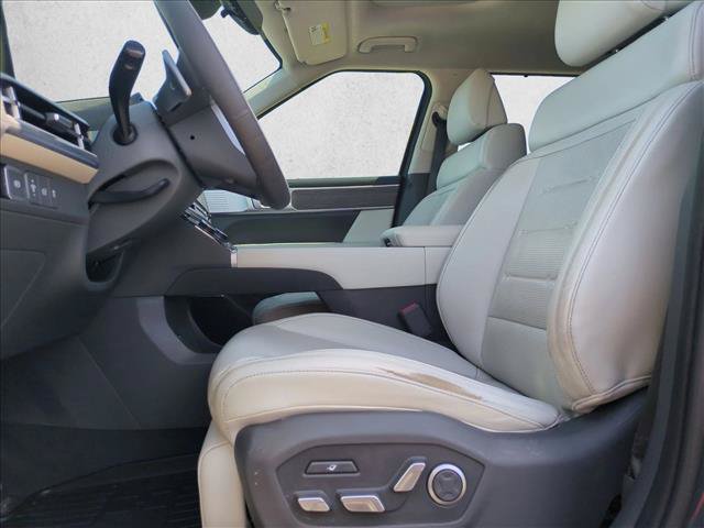 Used 2024 Hyundai Santa Fe Calligraphy AWD/4WD image 16