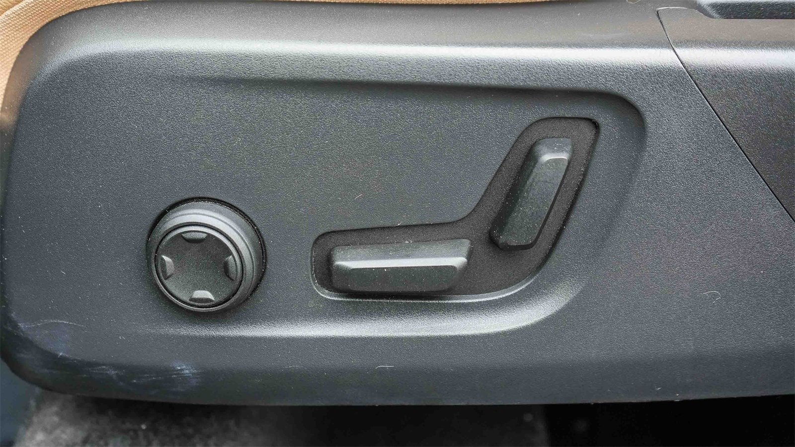 Used 2019 Volvo XC40 T4 Inscription image 20