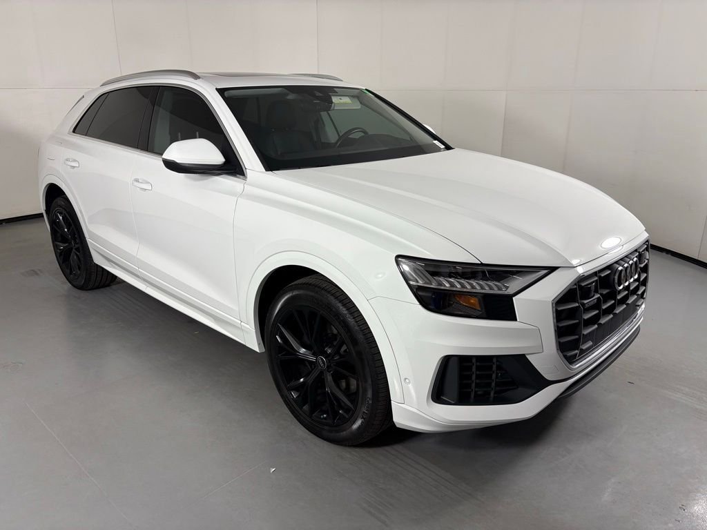 Used 2023 Audi Q8 Premium AWD/4WD image 2