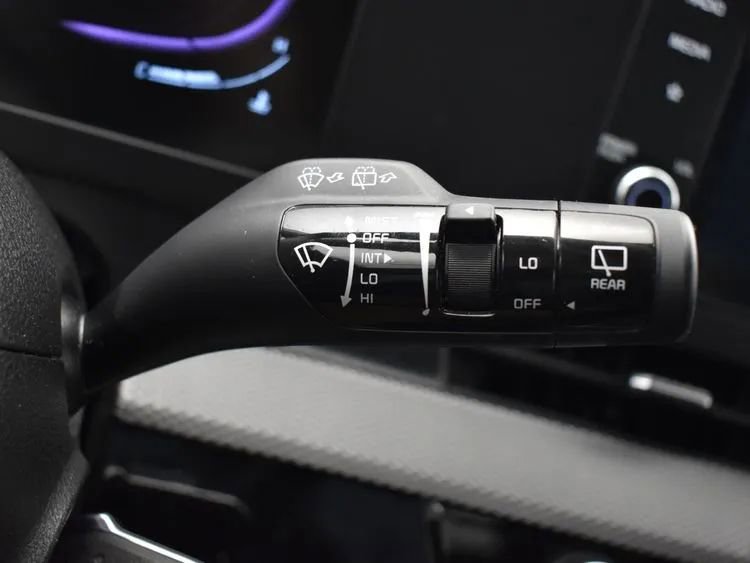 Used 2025 Kia Sportage LX image 26