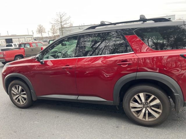 Used 2022 Nissan Pathfinder SL image 8