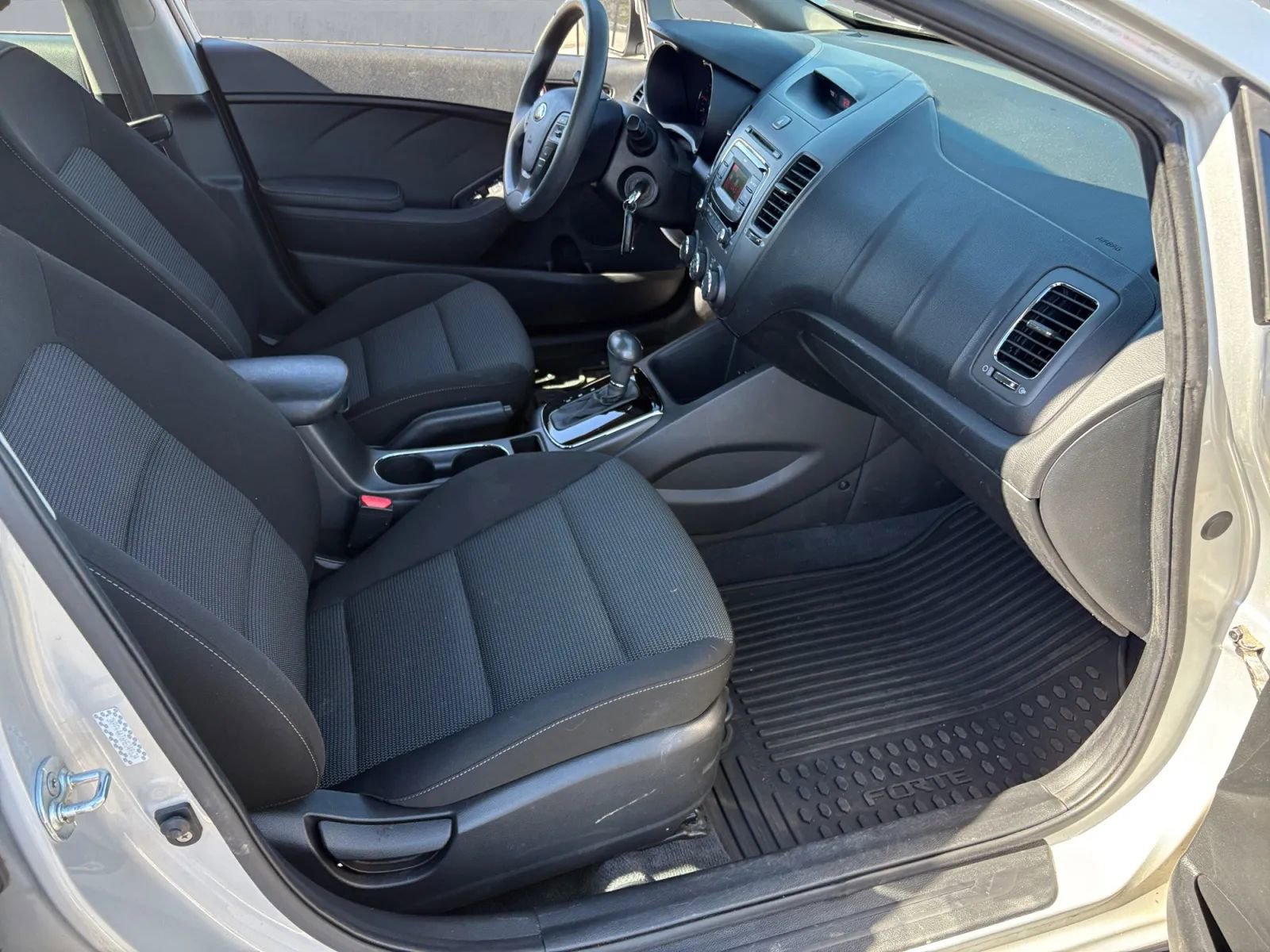 Used 2017 Kia Forte LX image 20