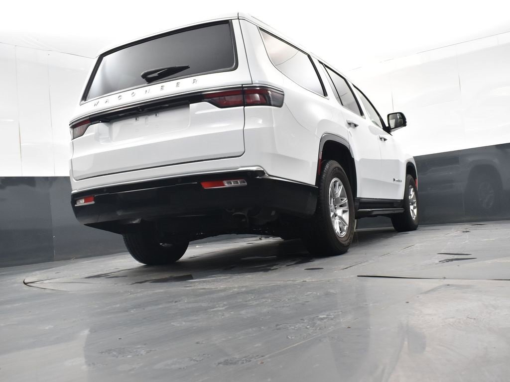 Used 2024 Jeep Wagoneer 4WD w/ Convenience Group I image 27