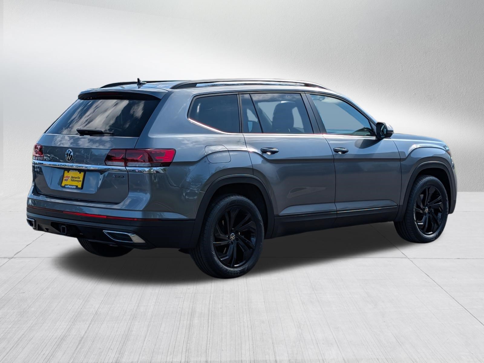 Certified 2023 Volkswagen Atlas SE w/ Black Wheel Package AWD/4WD image 7