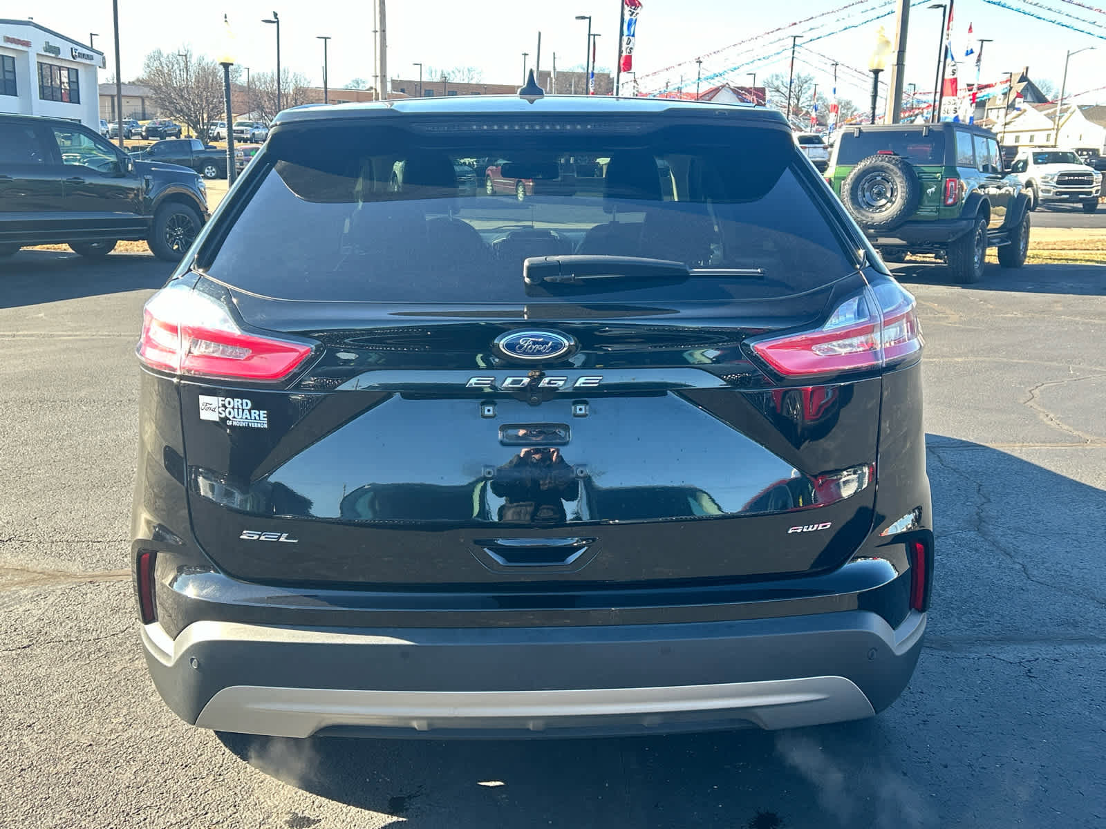 Used 2023 Ford Edge SEL image 5