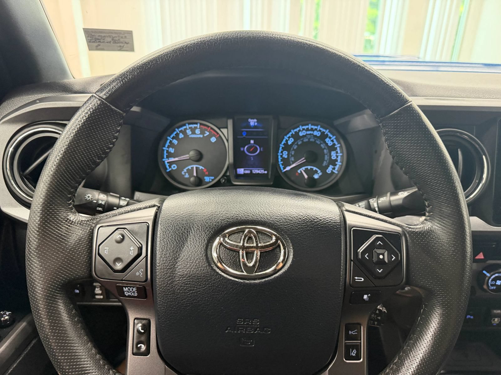 Used 2018 Toyota Tacoma TRD Sport w/ Technology Package AWD/4WD image 24
