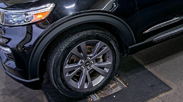 Certified 2023 Ford Explorer XLT w/ Equipment Group 202A AWD/4WD image 24