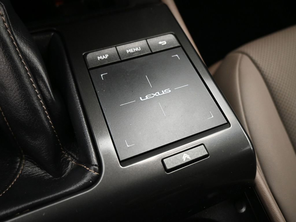 Used 2023 Lexus GX 460 Premium w/ Premium Package image 16