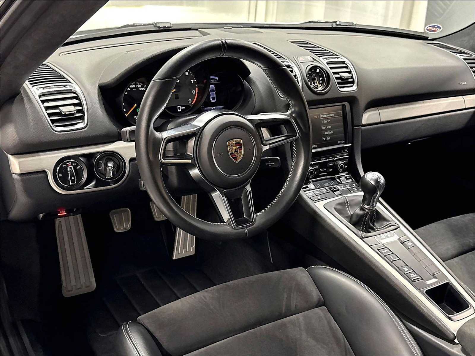 Used 2016 Porsche Cayman GT4 RWD image 6