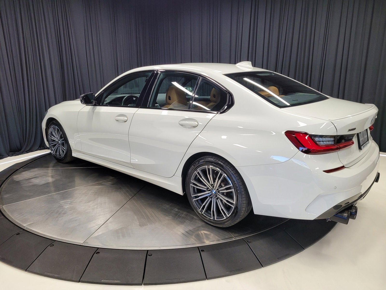 Used 2022 BMW M340i xDrive w/ Premium Package image 9