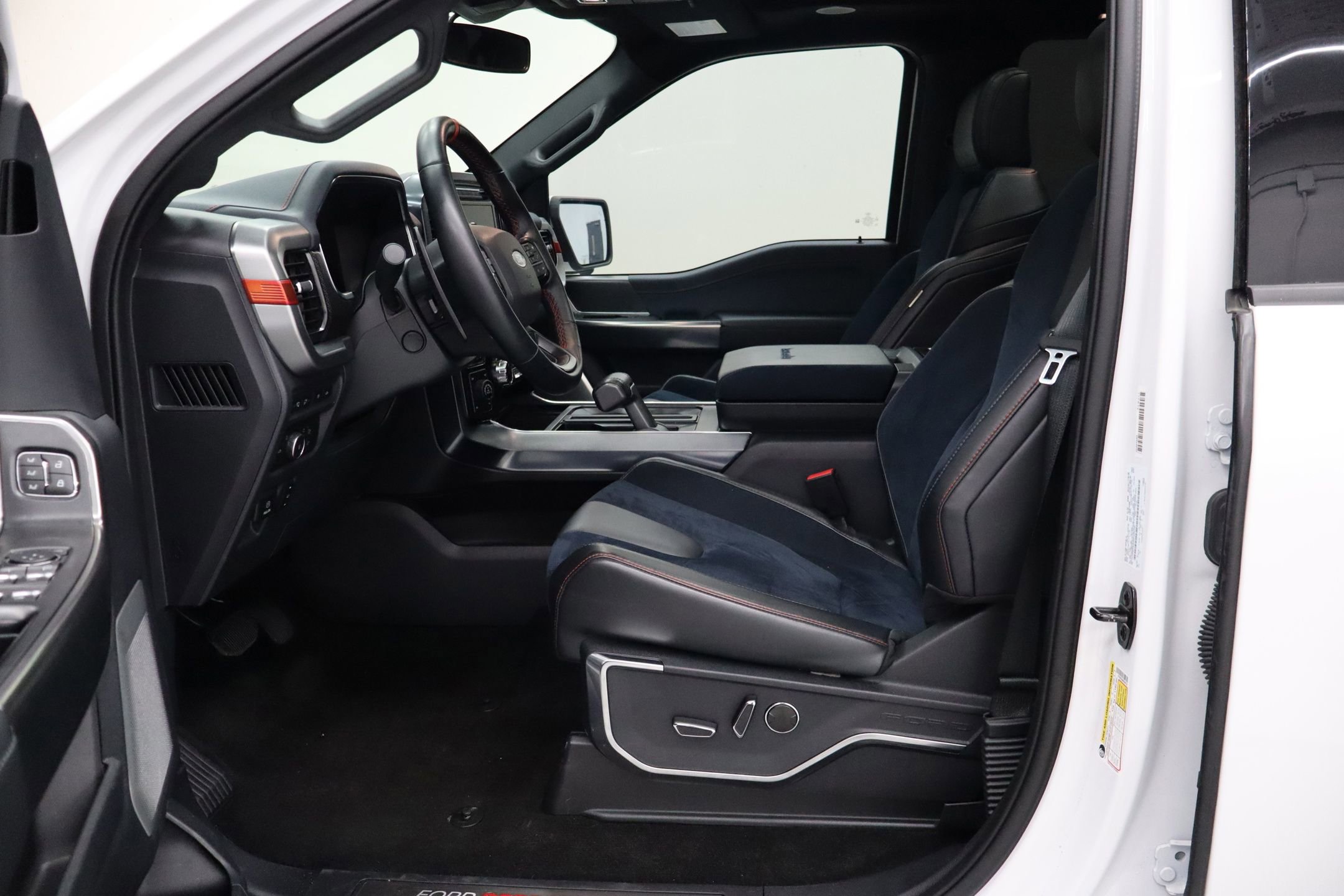 Certified 2022 Ford F150 Raptor w/ Equipment Group 801A High image 25