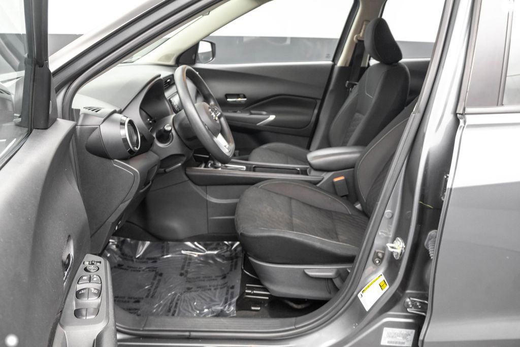 Used 2021 Nissan Kicks SV image 5