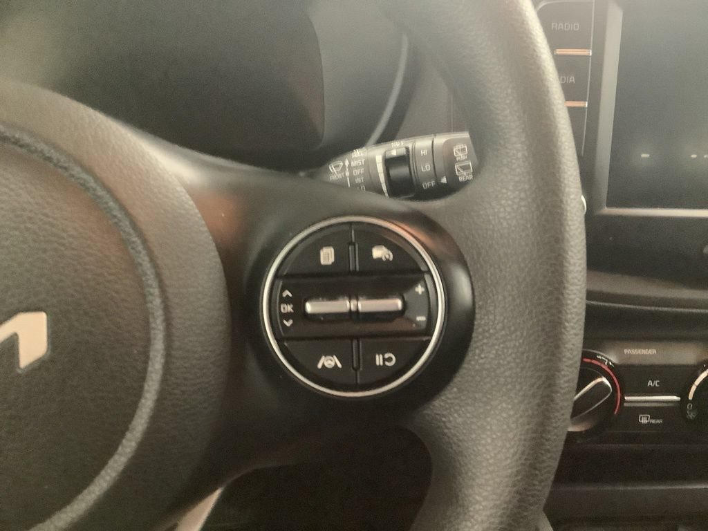Used 2023 Kia Soul LX FWD image 12