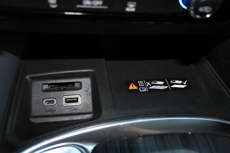 Used 2022 Buick Enclave Essence image 13