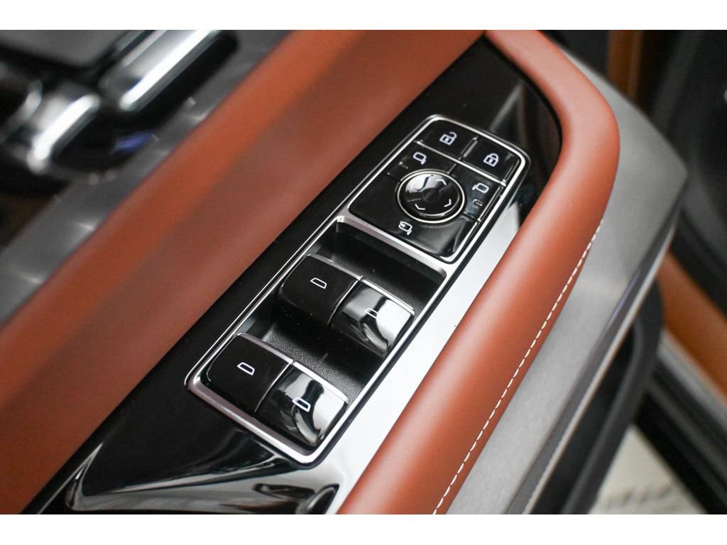 New 2027 Cadillac Vistiq Platinum AWD/4WD image 26