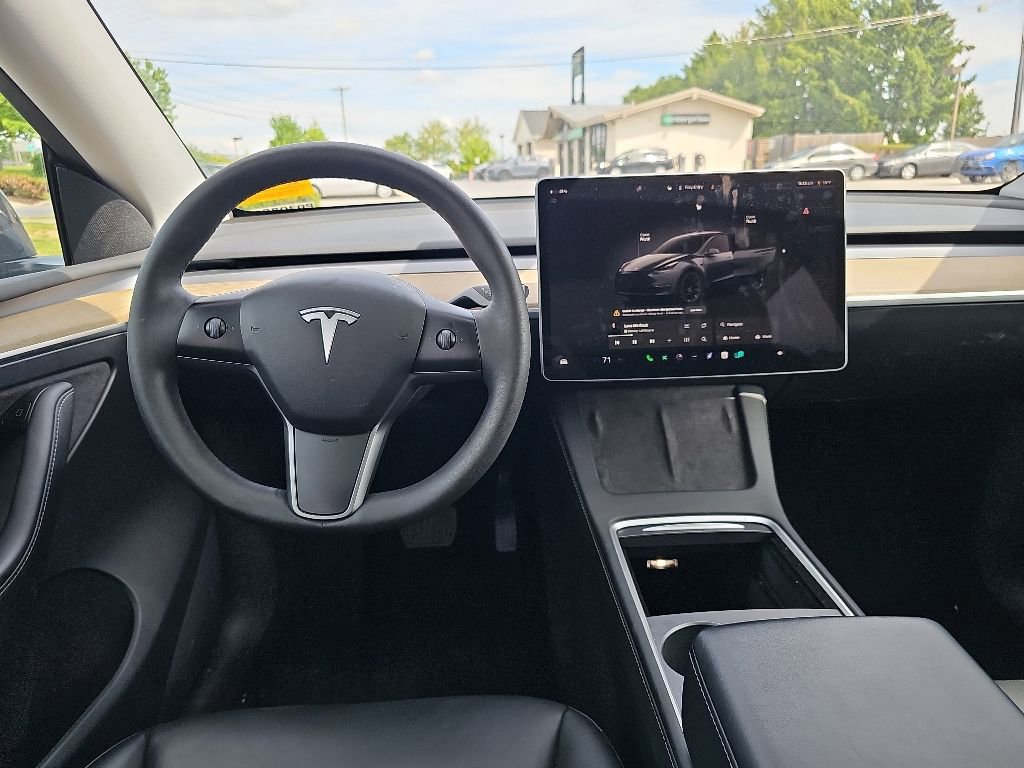 Used 2023 Tesla Model Y Long Range AWD/4WD image 2