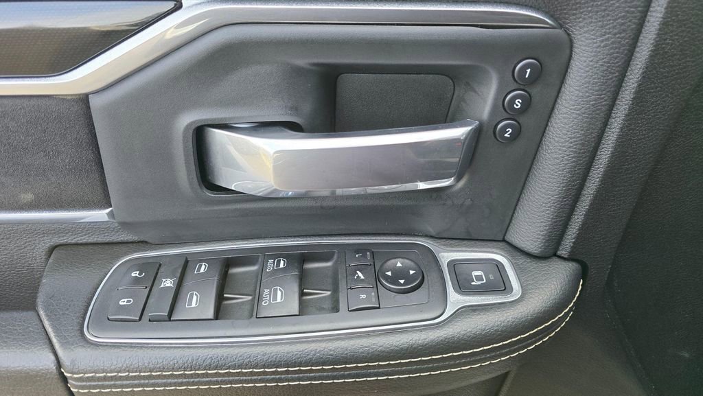 Used 2020 RAM 3500 Laramie image 27