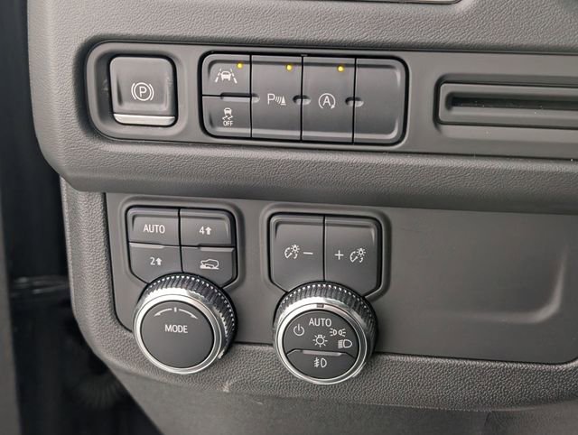 Used 2023 GMC Yukon SLT image 16