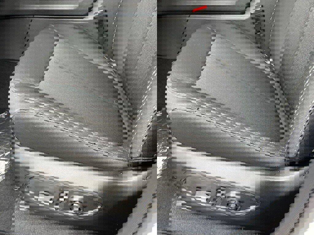 New 2025 Jeep Grand Cherokee Laredo X image 12