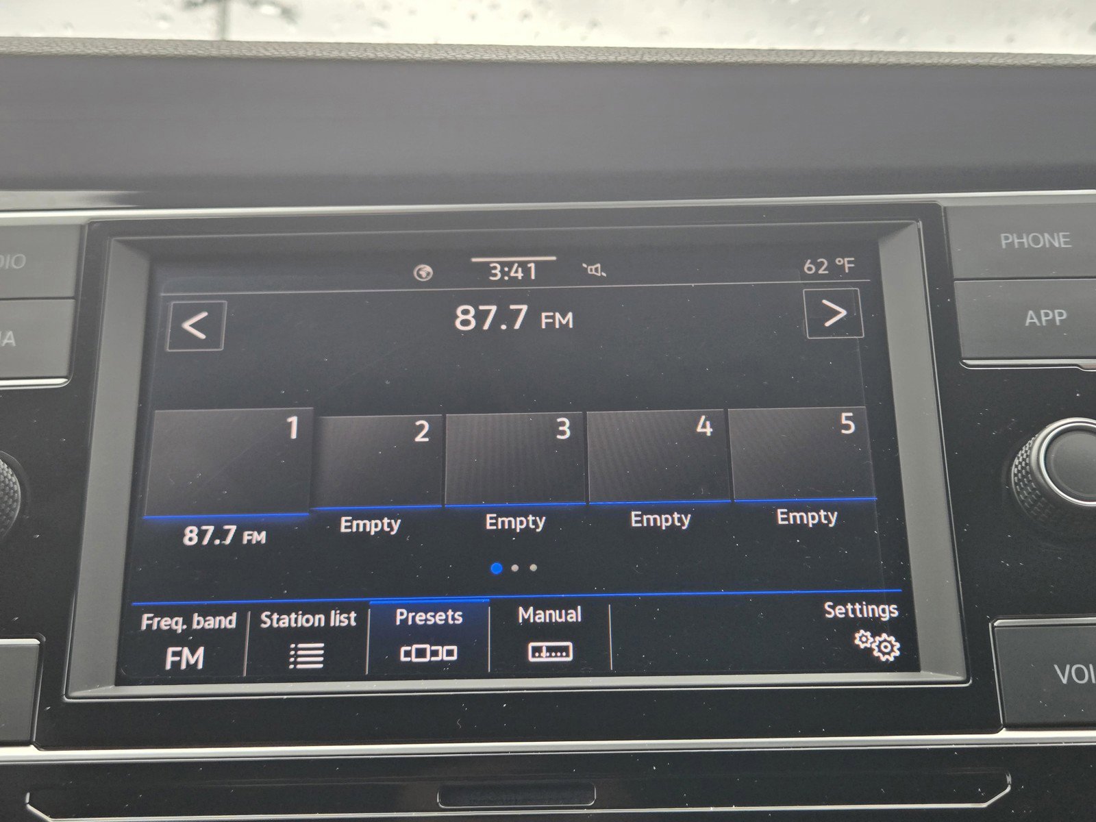 Used 2024 Volkswagen Jetta Sport image 14