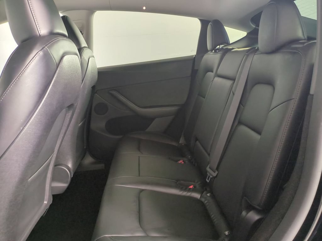 Used 2024 Tesla Model Y Long Range AWD/4WD image 16