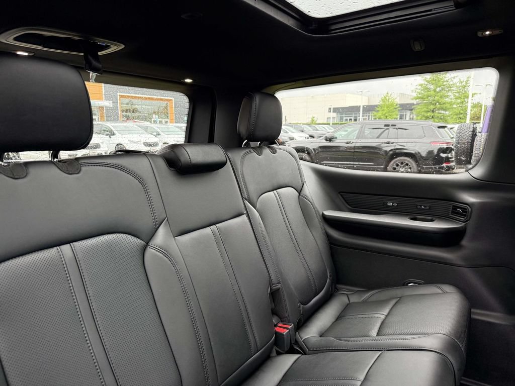 New 2026 Jeep Grand Wagoneer Limited w/ Premium Group II AWD/4WD image 18