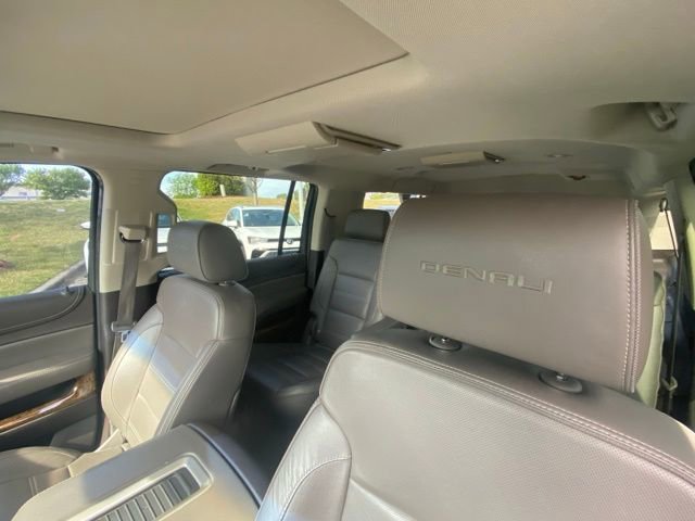 Used 2015 GMC Yukon XL Denali w/ Premium Package image 12