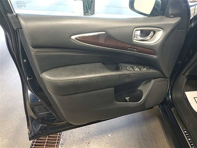 Used 2017 INFINITI QX60 FWD w/ Deluxe Technology Package image 4