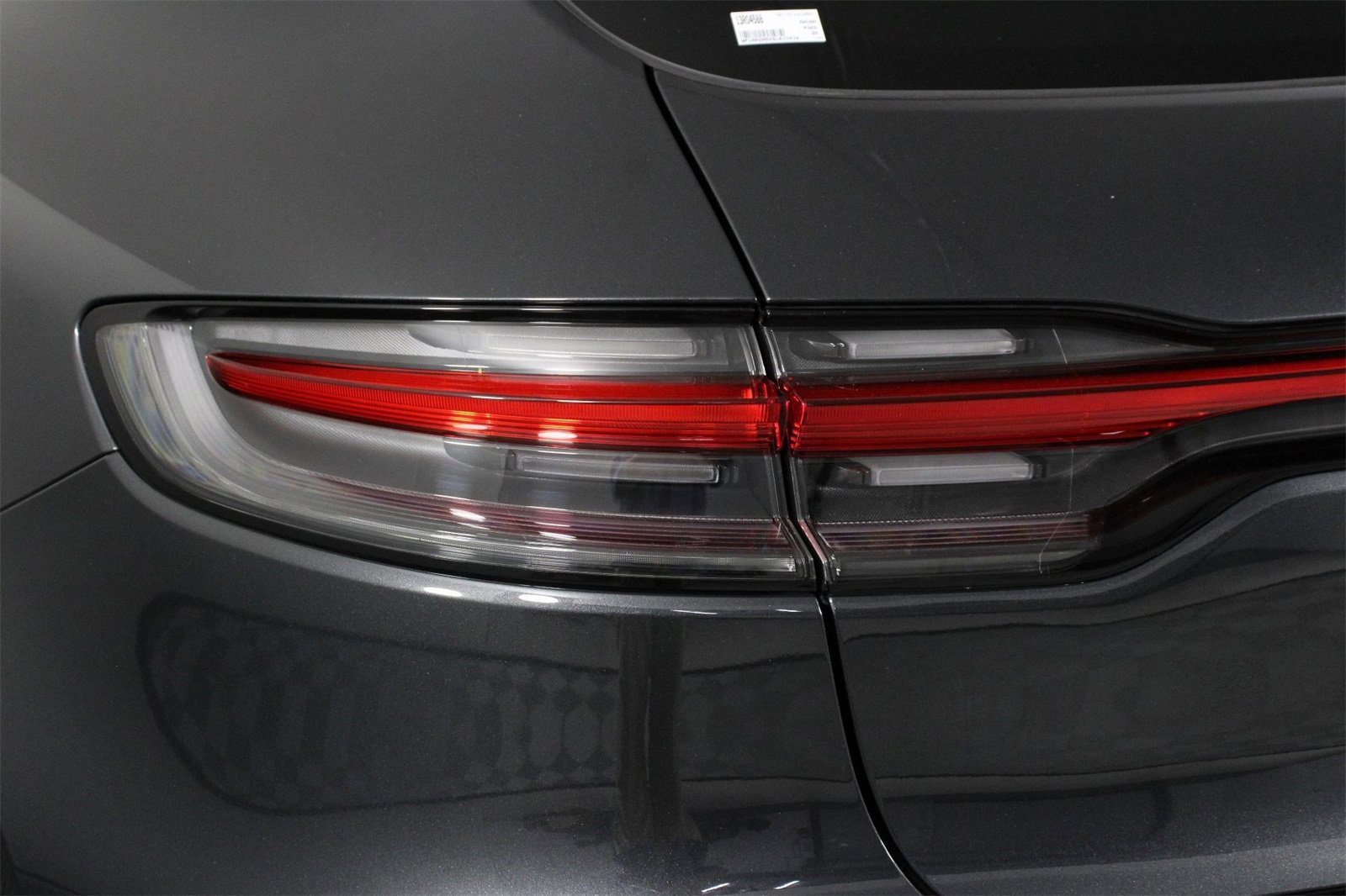 Used 2025 Porsche Macan image 21