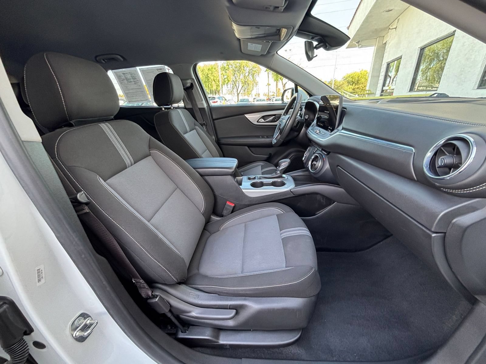 Used 2023 Chevrolet Blazer LT FWD image 28