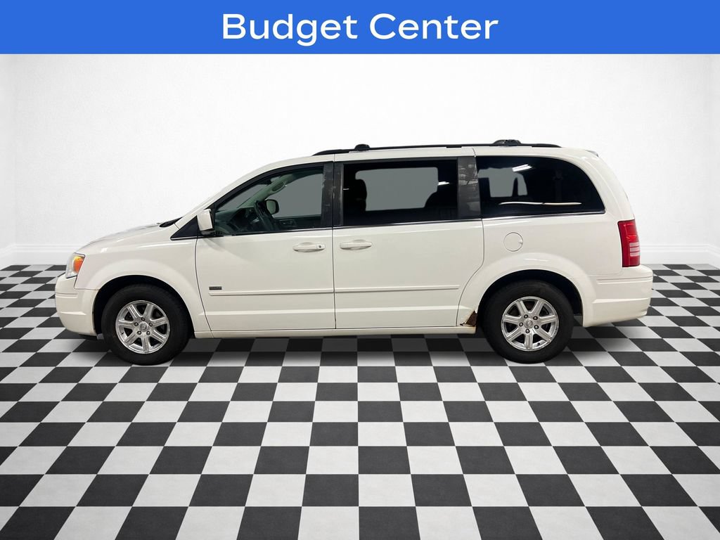 Used 2008 Chrysler Town & Country Touring FWD image 5