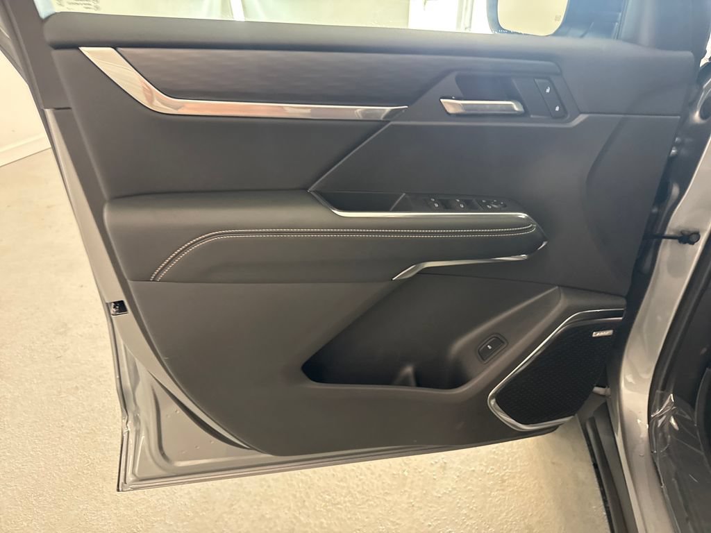 New 2026 GMC Acadia Elevation w/ Black Edition FWD image 13